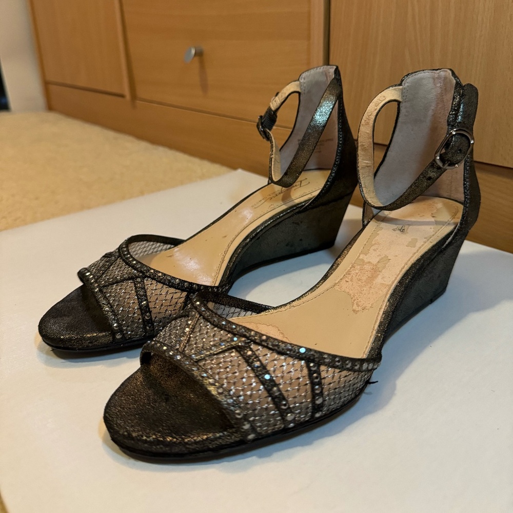 Imagine Vince Camuto wedge sandal Anthracite size 6